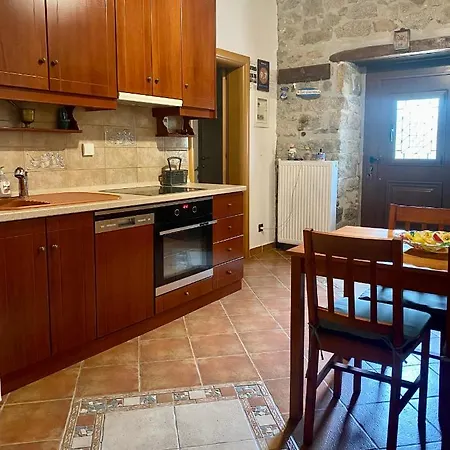 Kyr Gianni Mansion *